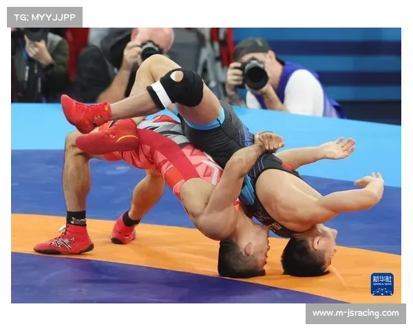 叶德力·木黑亚提：从古典摔跤到综合格斗冠军的转型之路